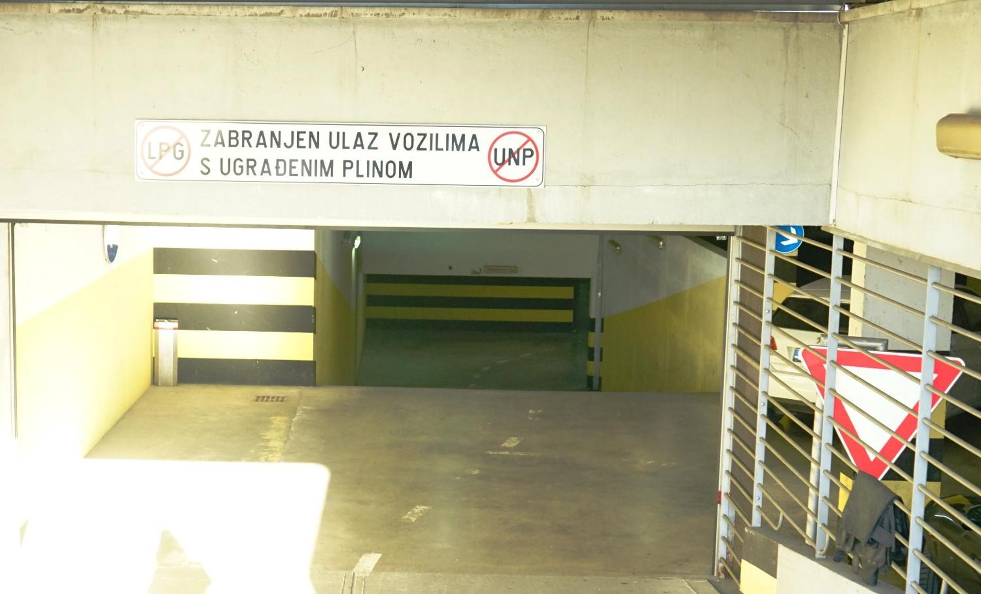 Bura2 , With Private Parking In The Garage Apartment Split Ngoại thất bức ảnh